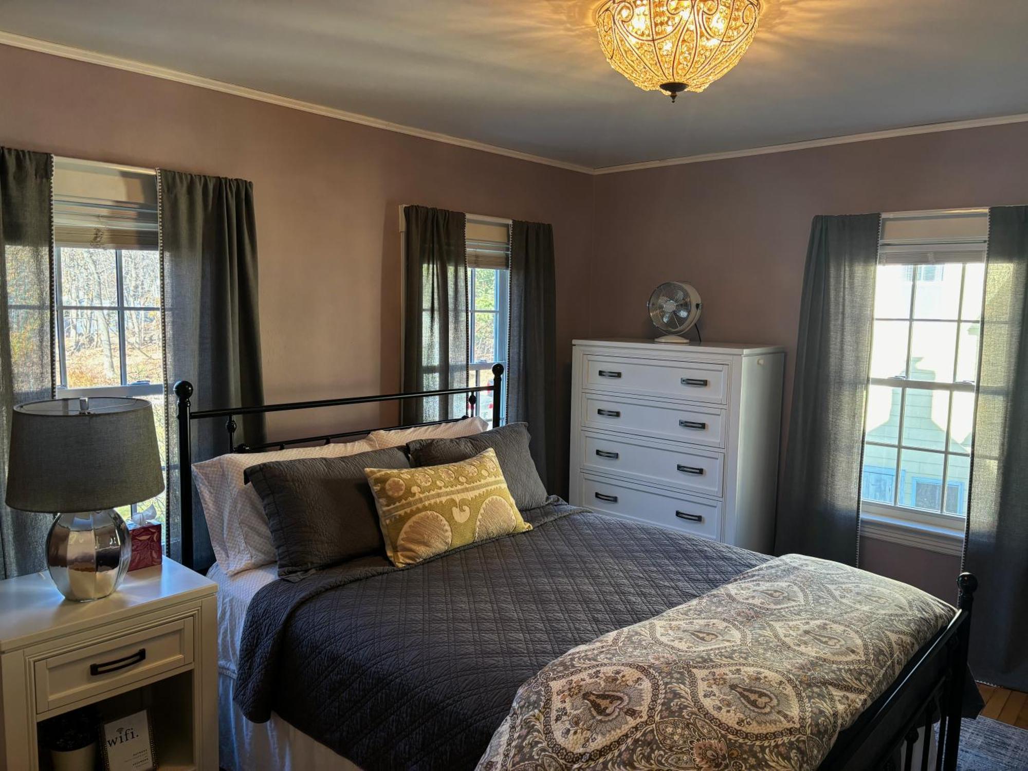 The Inn Crowd Bed And Breakfast Holden Exterior photo